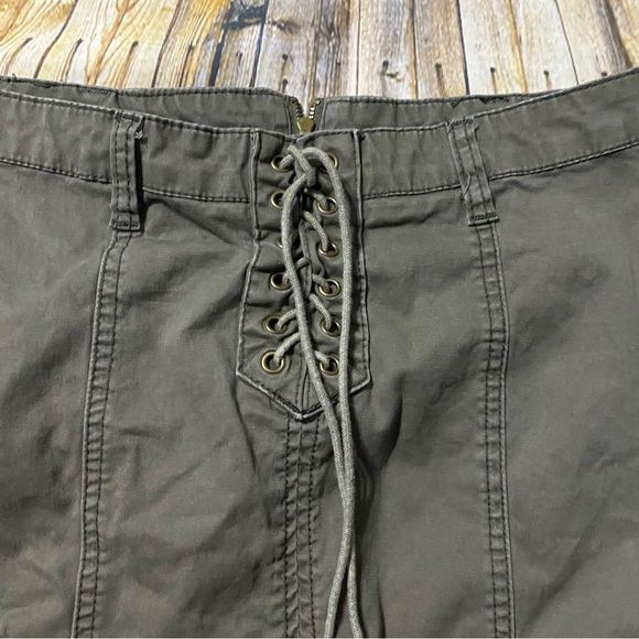 Hayden Los Angeles Green Cotton Stretch Tie Up Zip Back Mini Skirt - Picture 2 of 5